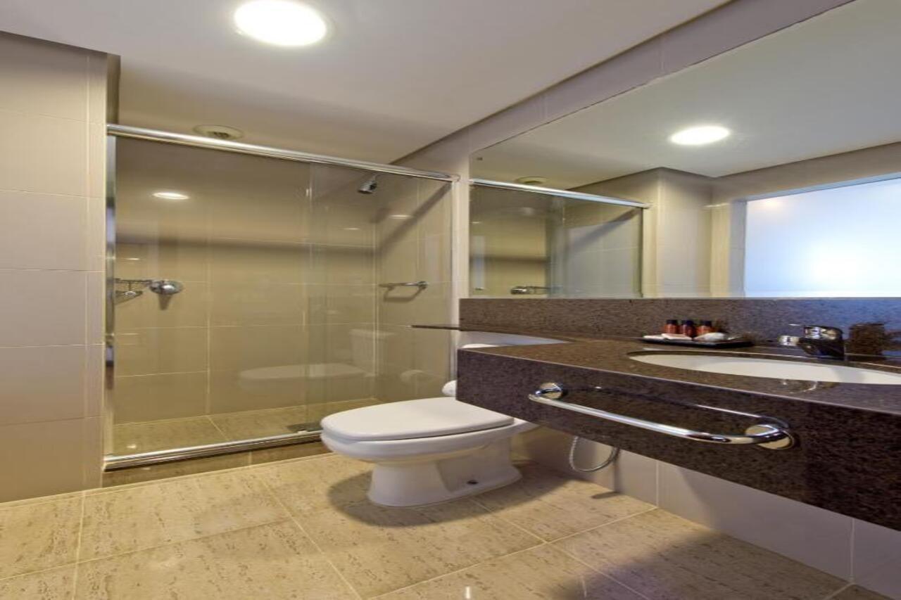 Majestic Palace Hotel Florianópolis Zewnętrze zdjęcie A modern bathroom
