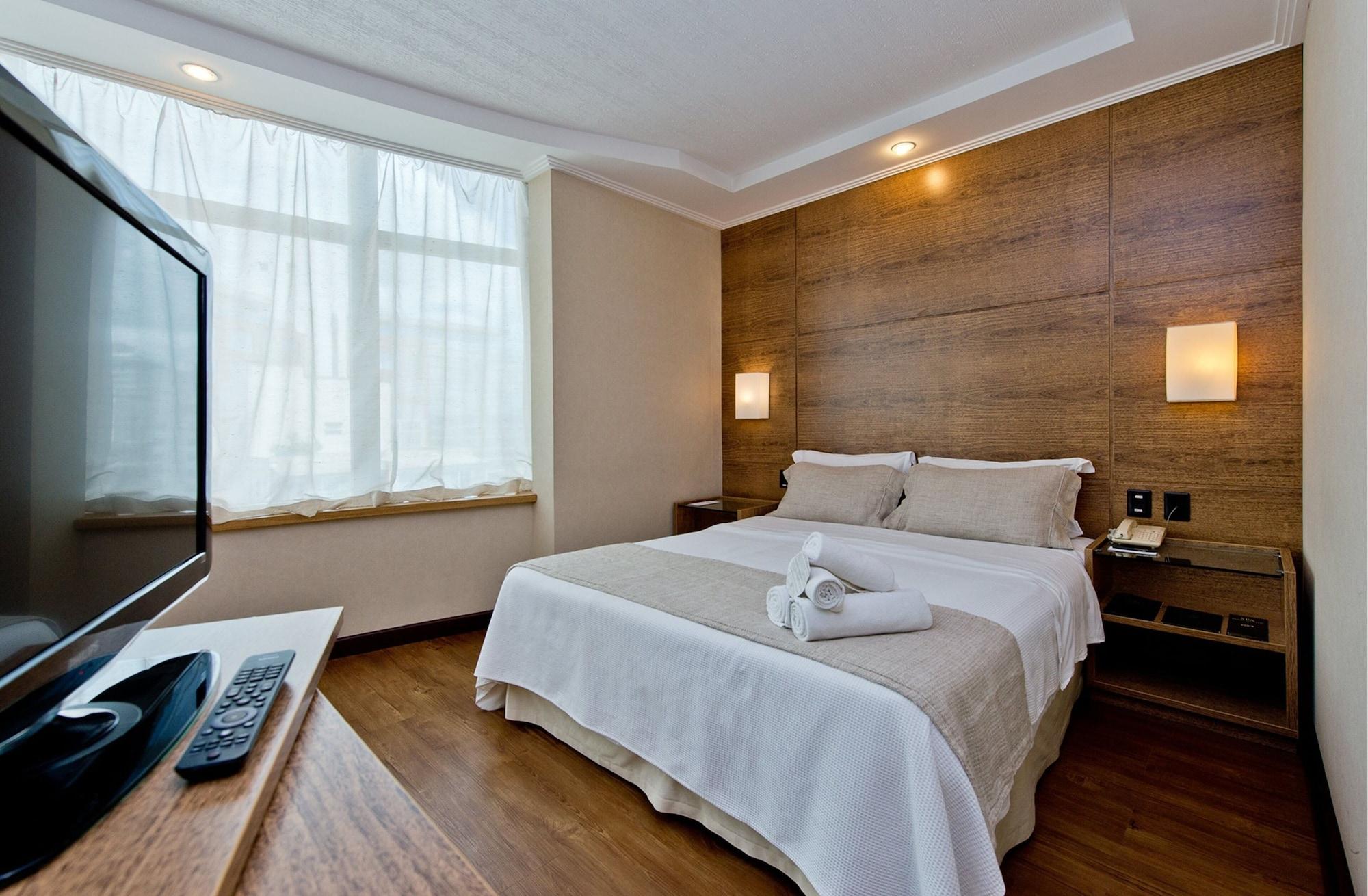 Majestic Palace Hotel Florianópolis Zewnętrze zdjęcie A room at the hotel