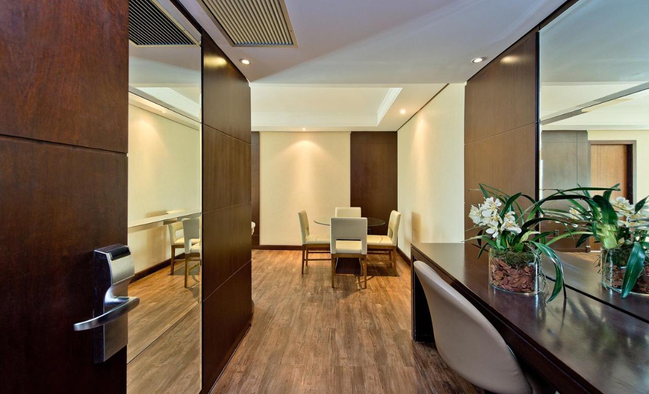 Majestic Palace Hotel Florianópolis Zewnętrze zdjęcie A meeting room at the hotel