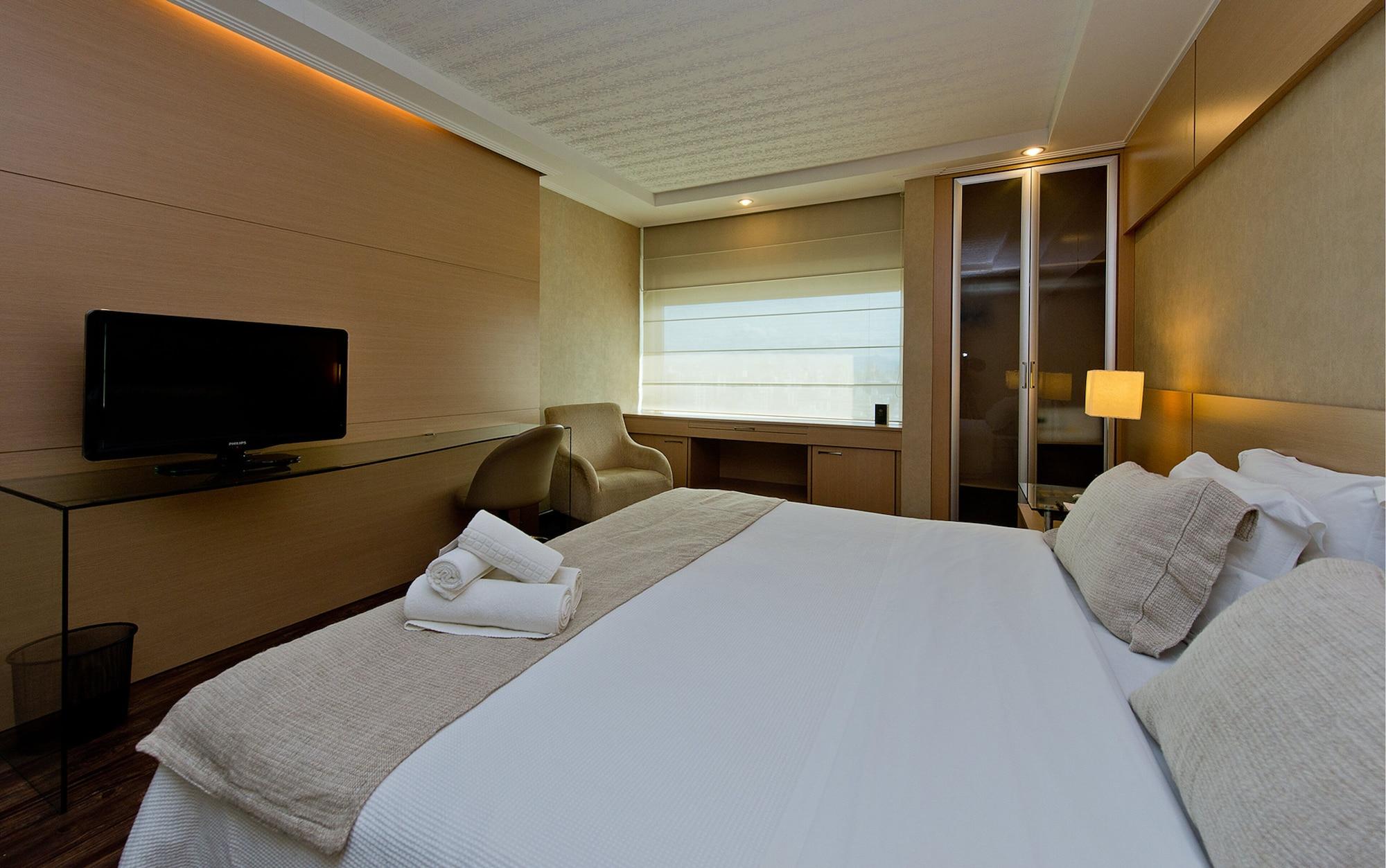 Majestic Palace Hotel Florianópolis Zewnętrze zdjęcie Guest cabin
