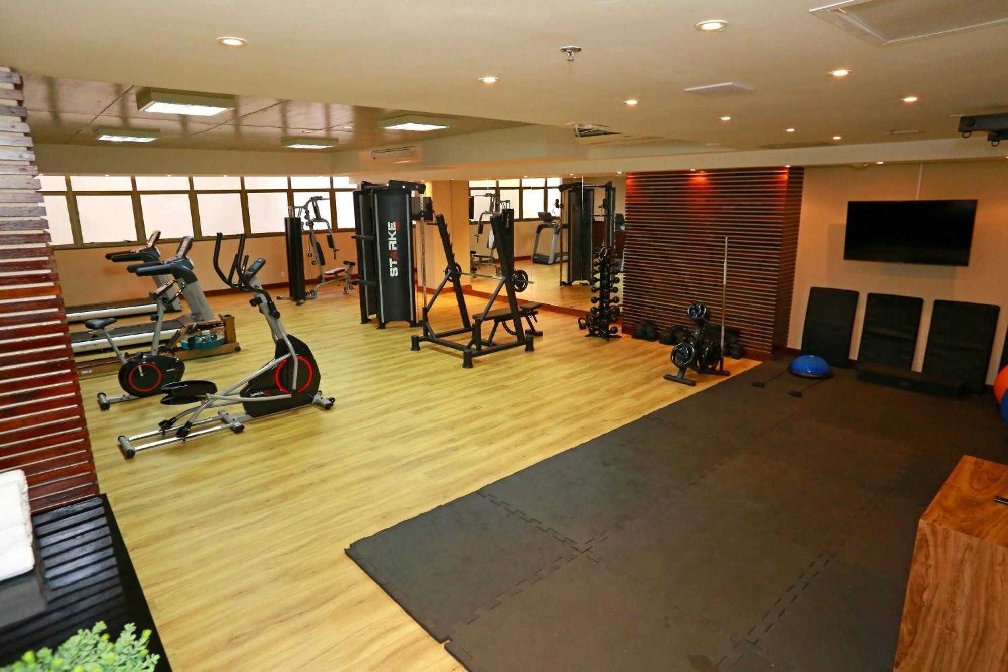 Majestic Palace Hotel Florianópolis Zewnętrze zdjęcie A gym in a hotel