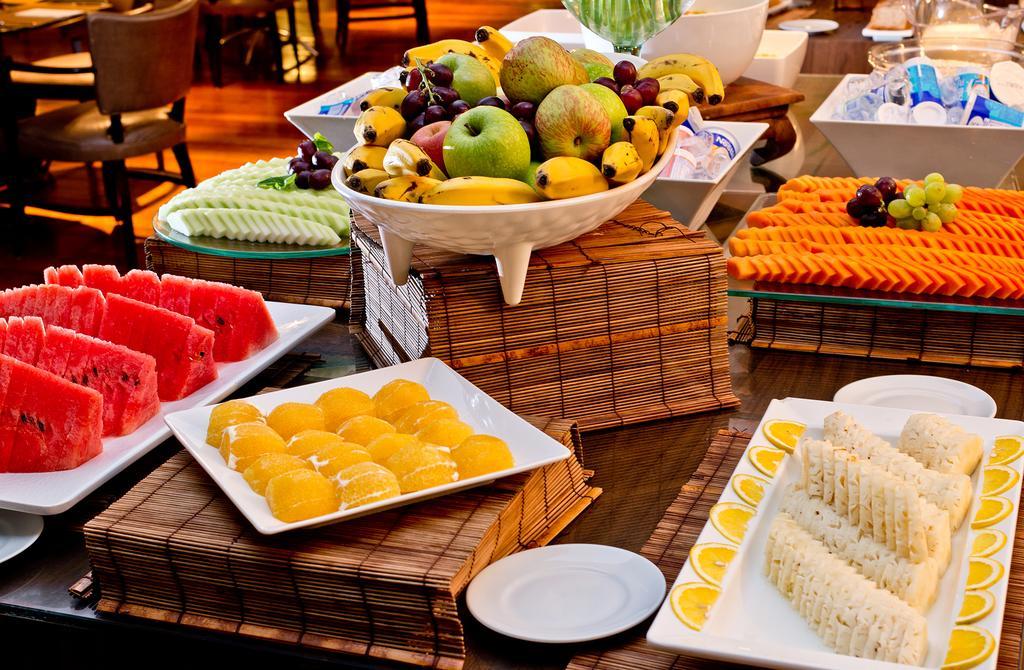 Majestic Palace Hotel Florianópolis Zewnętrze zdjęcie A fruit salad